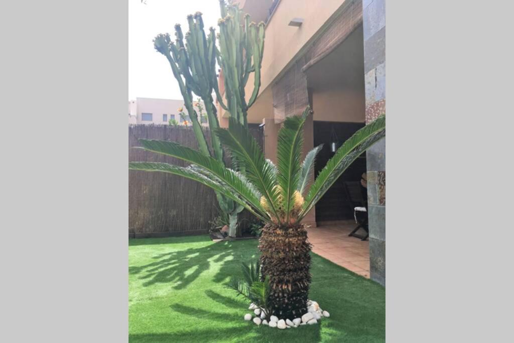 Chill Out Ground Floor Apartm +Private Garden+Wifi Retamar  Extérieur photo